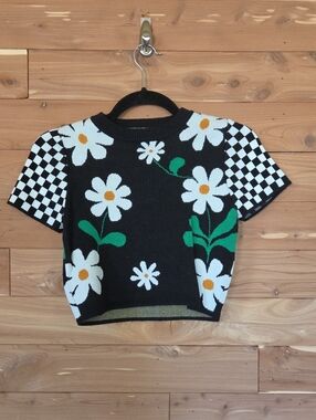 Black Daisy Knit Crop Top with Checker Sleeves - Kids